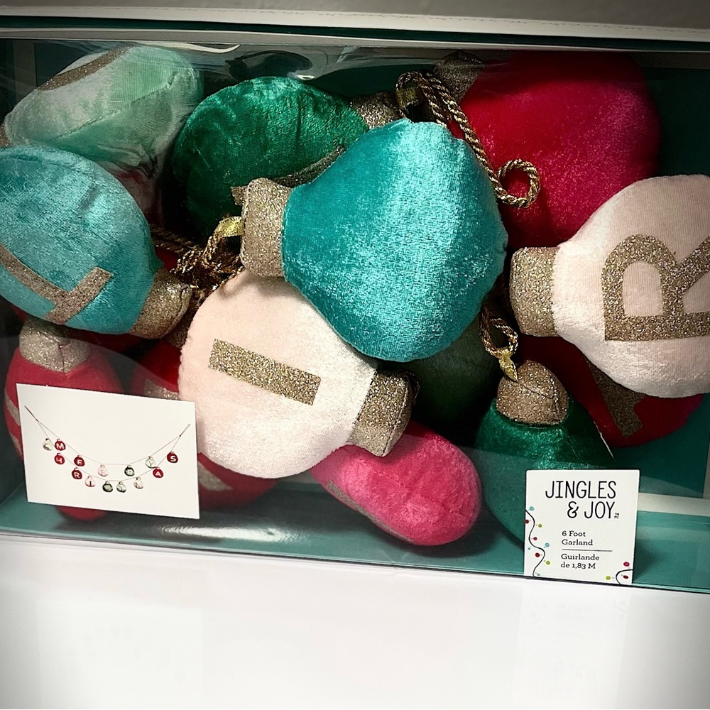 Jingles & Joy Merry Christmas 6 ft Garland